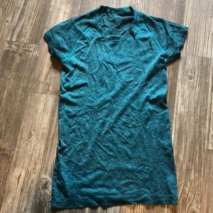 Lululemon teal top